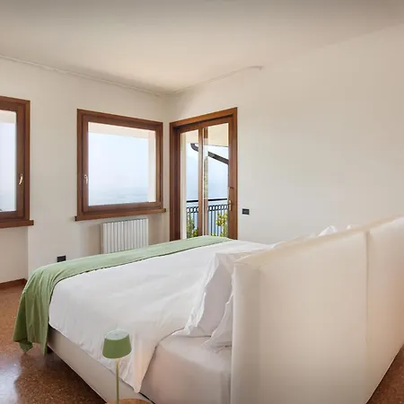 Viu With Pool And View * Torri Del Benaco