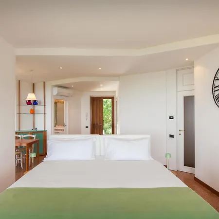 Viu With Pool And View Torri Del Benaco